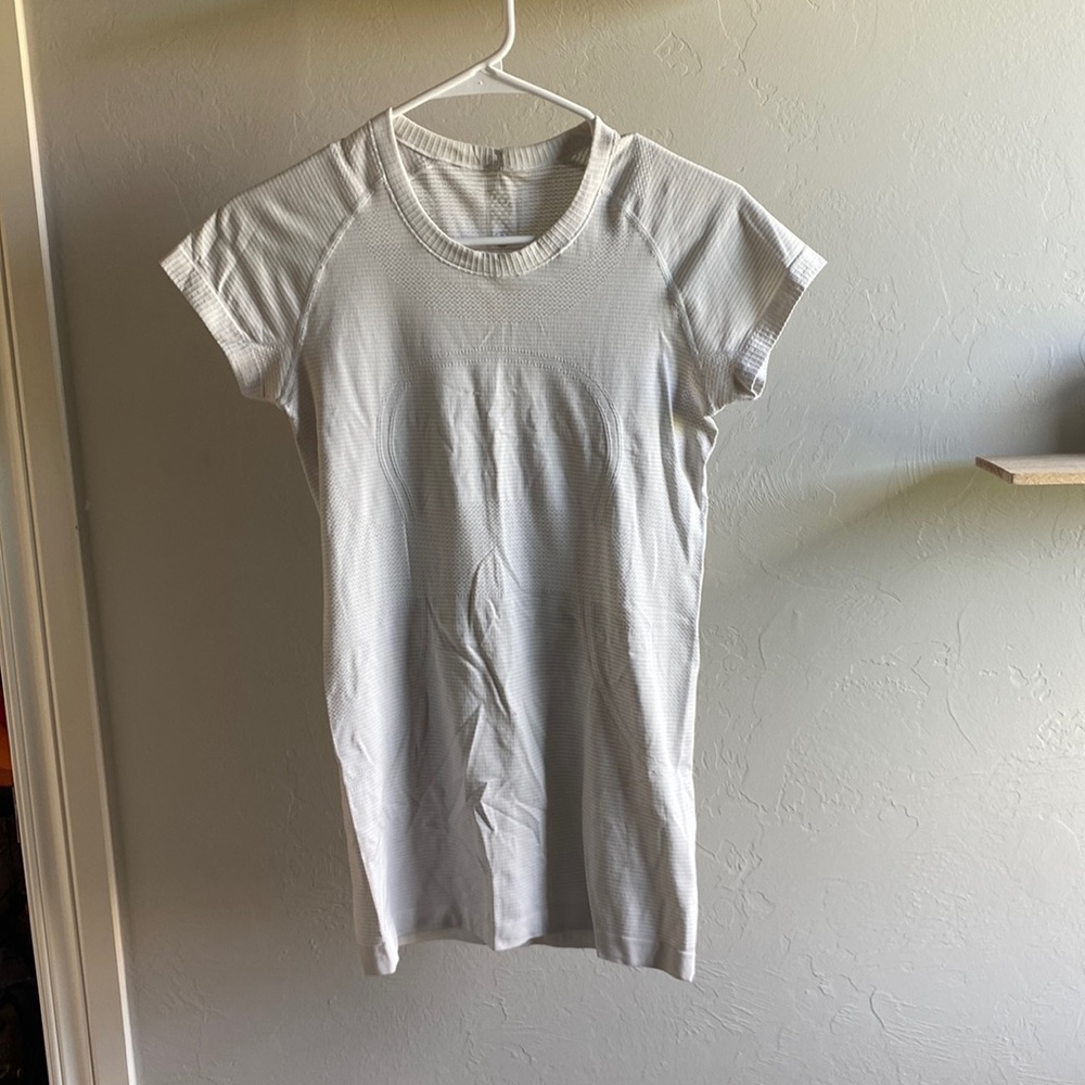 Lululemon Swiftly Tech Short Sleeve
